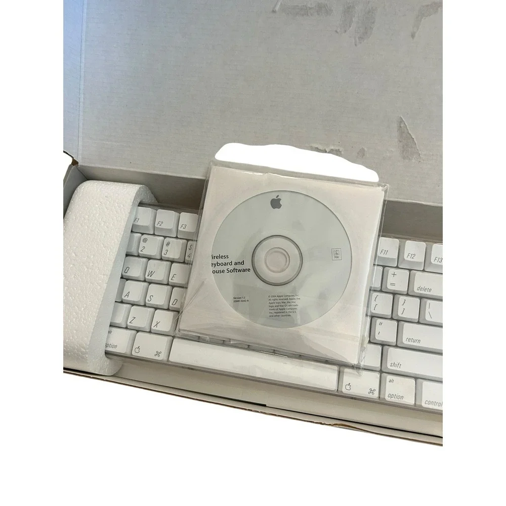 Apple Wireless Bluetooth Keyboard M9270LL/A A1016 White